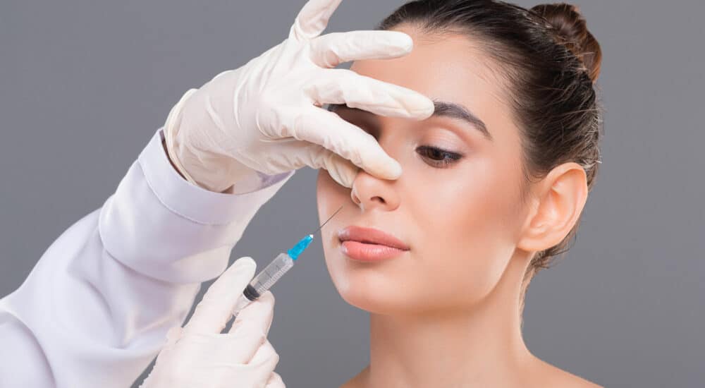 Choisir entre botox et acide hyaluronique pour remodeler la forme de son nez sans chirurgie | Dr Raspaldo
